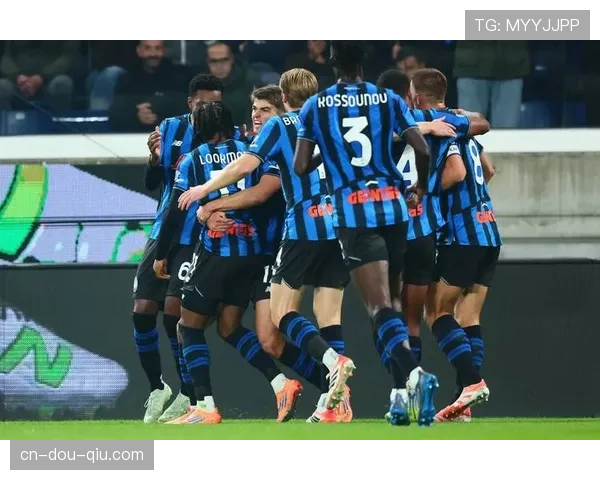 实时:比赛第78分钟,AC米兰凭借托莫里的头球将比分反超为2-1 实时:比赛第78分钟,AC米兰凭借托莫里的头球将比分反超为2-1